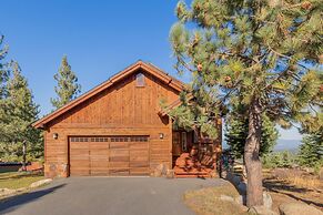 Tahoe Donner Pinnacle Loop Mountain 5 Bedroom Home by RedAwning