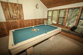 A Big Olympic Getaway 4 Bedroom Apts by RedAwning