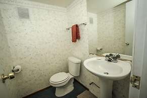 A Big Olympic Getaway 4 Bedroom Apts by RedAwning