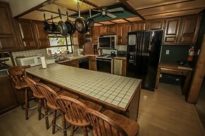 A Big Olympic Getaway 4 Bedroom Apts by RedAwning