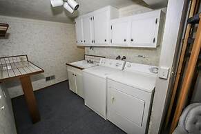 A Big Olympic Getaway 4 Bedroom Apts by RedAwning