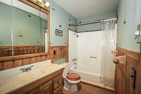 A Big Olympic Getaway 4 Bedroom Apts by RedAwning