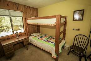 A Big Olympic Getaway 4 Bedroom Apts by RedAwning