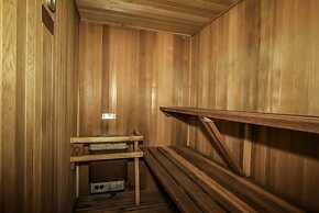 A Big Olympic Getaway 4 Bedroom Apts by RedAwning