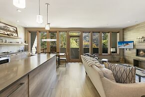 Sunvail S 24d 3 Bedroom Condo by RedAwning