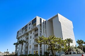 DP 202C Recently renovated 2 bedroom condo near Destin Harbor and amaz