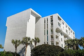 DP 202C Recently renovated 2 bedroom condo near Destin Harbor and amaz