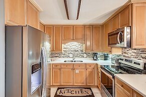 DP 202C Recently renovated 2 bedroom condo near Destin Harbor and amaz