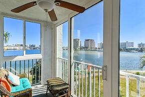 DP 202C Recently renovated 2 bedroom condo near Destin Harbor and amaz