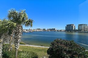 DP 202C Recently renovated 2 bedroom condo near Destin Harbor and amaz