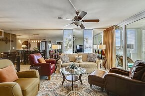 DP 202C Recently renovated 2 bedroom condo near Destin Harbor and amaz