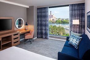 Hampton Inn Boston Seaport District