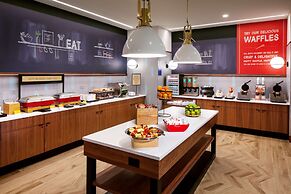 Hampton Inn Boston Seaport District