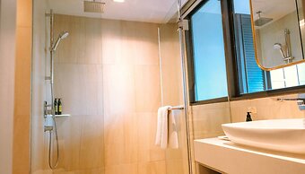 The Quarter Ploenchit by UHG