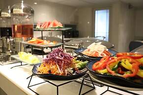 The Quarter Ploenchit by UHG