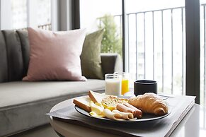 The Quarter Ploenchit by UHG