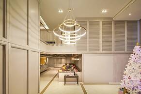 The Quarter Ploenchit by UHG