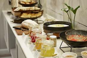 The Quarter Ploenchit by UHG