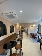 The Quarter Ploenchit by UHG