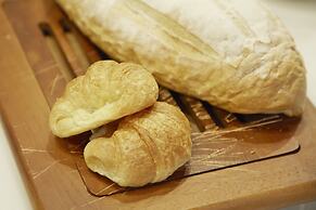 The Quarter Ploenchit by UHG