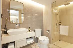 The Quarter Ploenchit by UHG