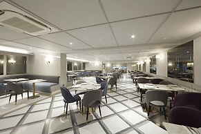 The Quarter Ploenchit by UHG