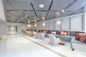 The Quarter Ploenchit by UHG