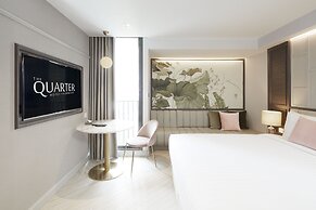 The Quarter Ploenchit by UHG