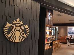 The Quarter Ploenchit by UHG