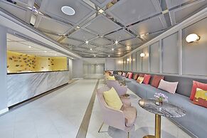 The Quarter Ploenchit by UHG