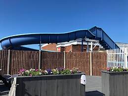 3 Bed 8 Berth Caravan in California Cliffs - M1