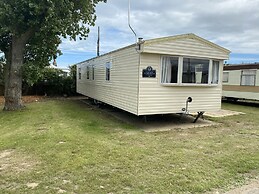 3 Bed 8 Berth Caravan in California Cliffs - M1