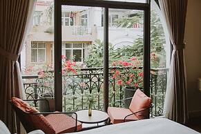 Charmaine's Hotel & Apartment