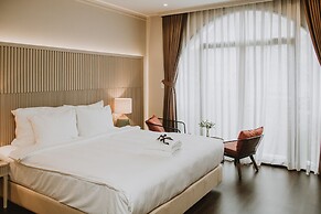 Charmaine's Hotel & Apartment