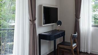 Charmaine's Hotel & Apartment