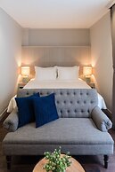 Charmaine's Hotel & Apartment