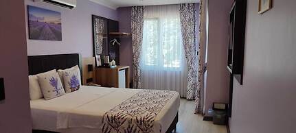Roy Otel Akçay
