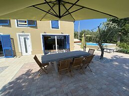 Villa Olive Oasis
