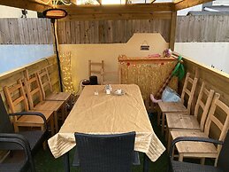 Private Self-contained Annex With Wifi & Parking