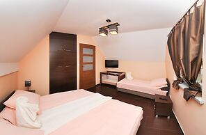 Ferienhaus Holiday Home Domki Raj