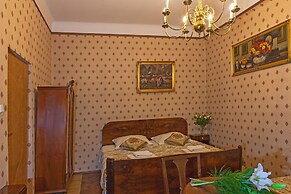 Metropolitan Apartments