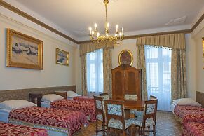 Metropolitan Apartments