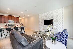 1570 Carey Palm Circle