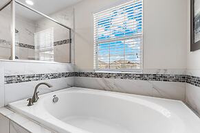 Stunning Home W/private Pool, Minutes From Disney!