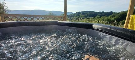 Yourtissimo - La Maison Rouge