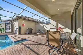 Beautiful Townhome With Splash Pool and Game Room!