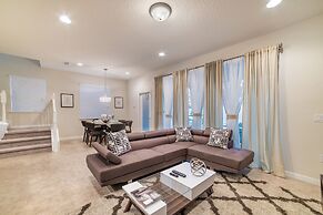 Beautiful Townhome With Splash Pool and Game Room!