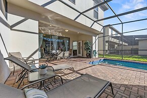 Beautiful Townhome With Splash Pool and Game Room!