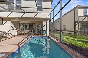 Beautiful Townhome With Splash Pool and Game Room!
