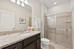 Beautiful Townhome With Splash Pool and Game Room!